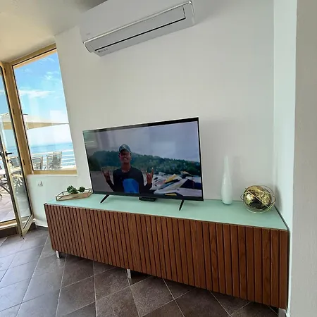 Cote Azur 06 아파트 Sarandë