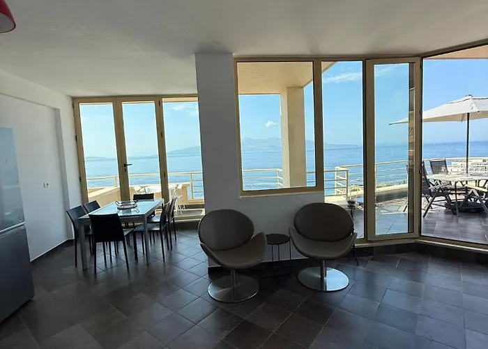 Cote Azur 06 Sarandë